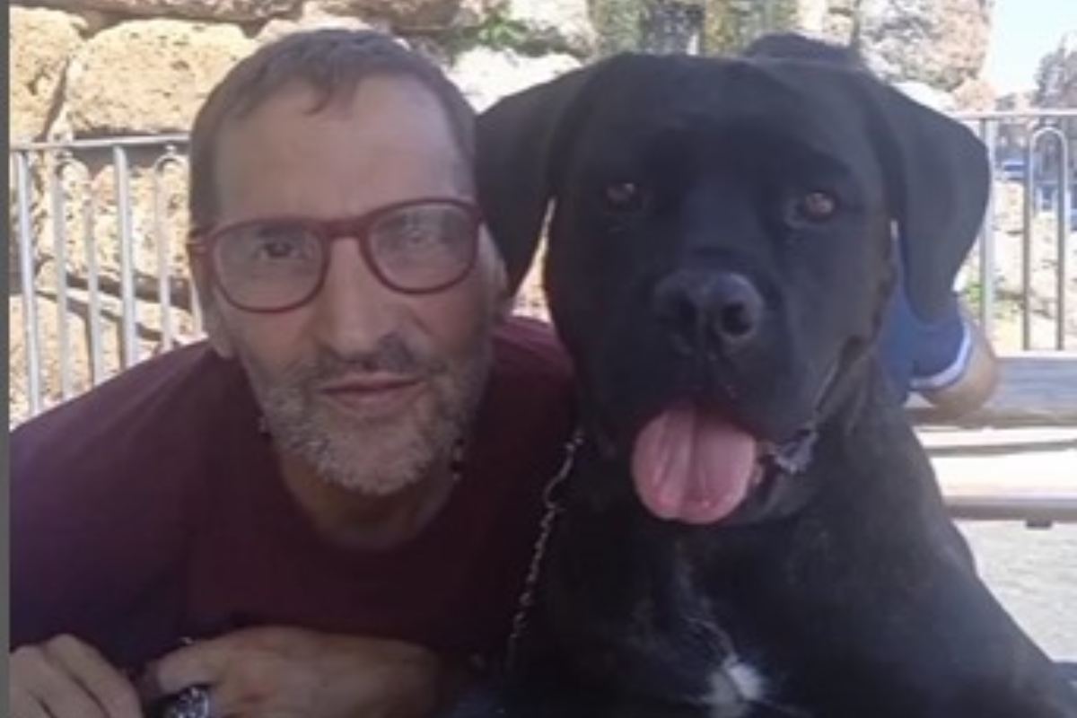 Adamo Dionisi con il suo cane